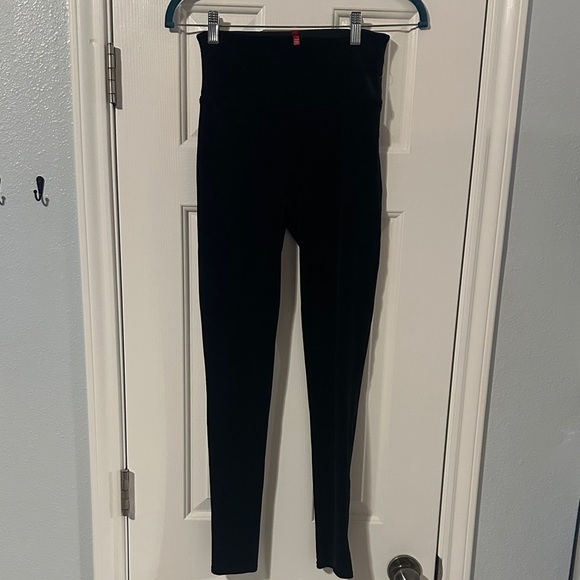 SPANX Classic Black Velvet Leggings Women’s Medium Casual Holidays Winter Fall - Picture 2 of 7